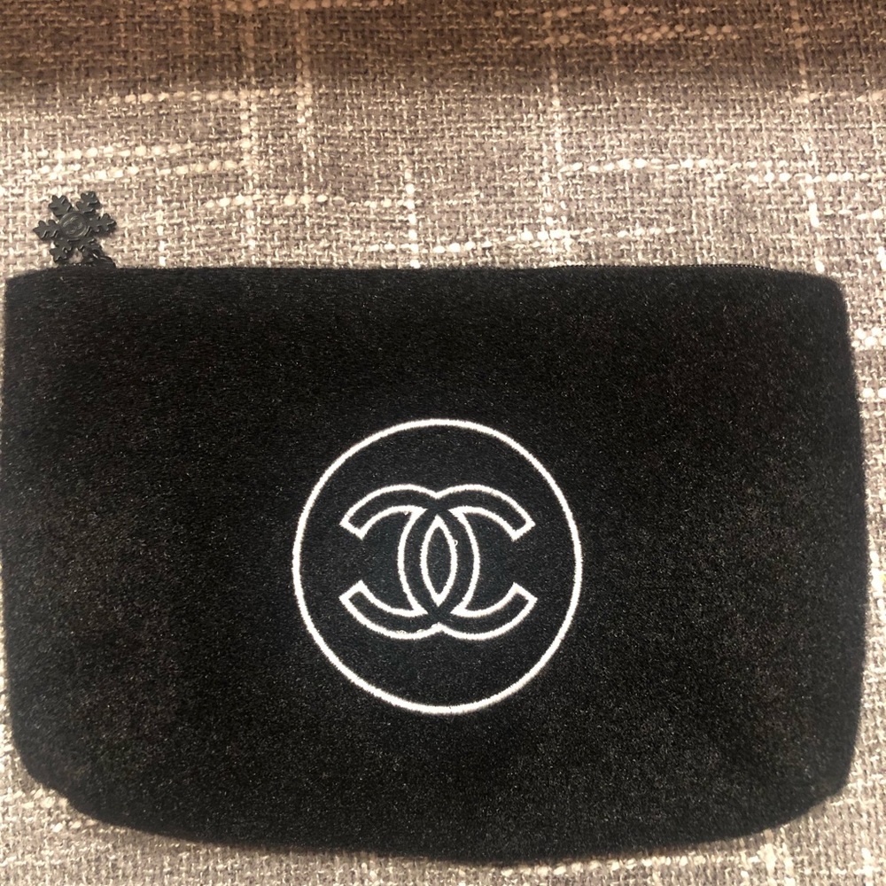 Chanel Makeup Cosmetic Black Bag Clutch New